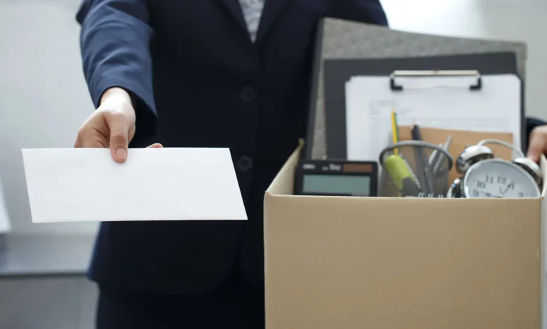 Emekli Çalışan Kendi İsteğiyle İşten Ayrılırsa Tazminat Alabilir Mi?